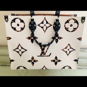 Louis Vuitton jungle collection on the go bag